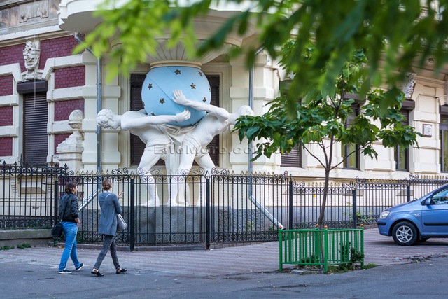 Театр в Одесі, куди піти восени